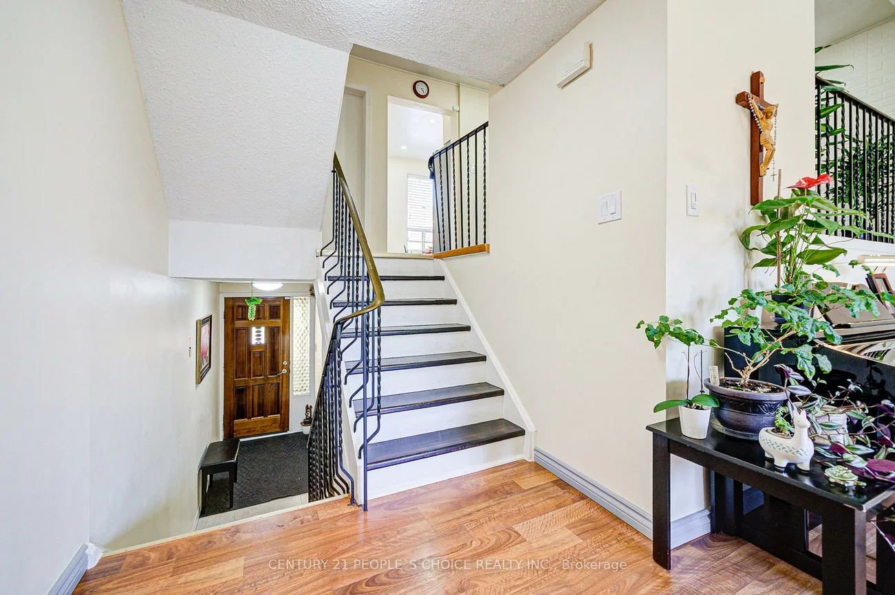 4020, Brandon Gate, Malton, Mississauga