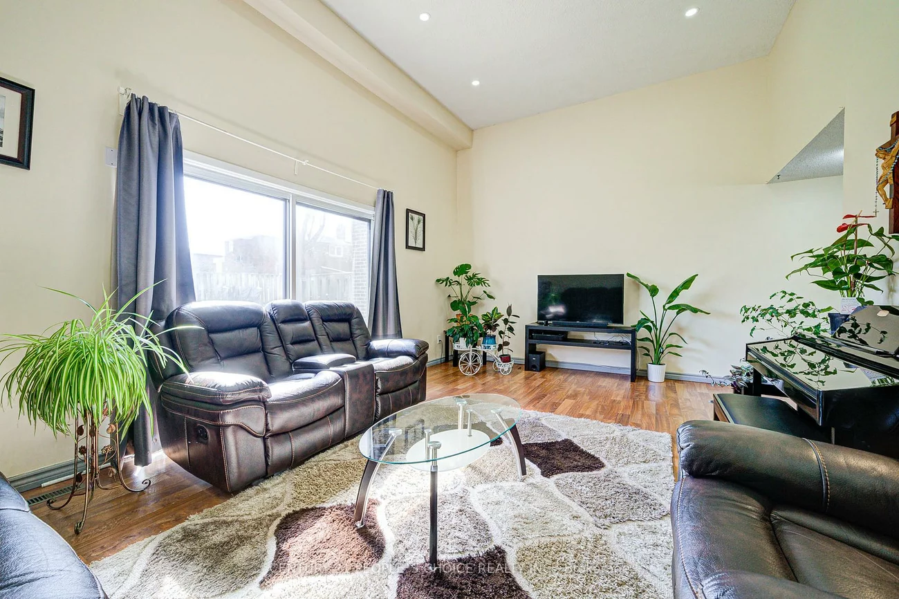 4020, Brandon Gate, Malton, Mississauga