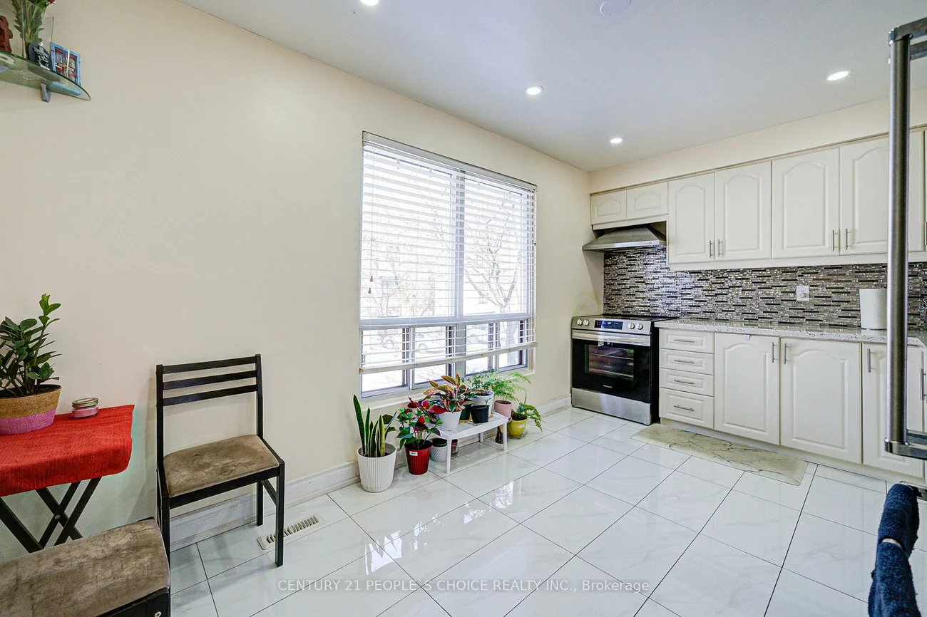 4020, Brandon Gate, Malton, Mississauga