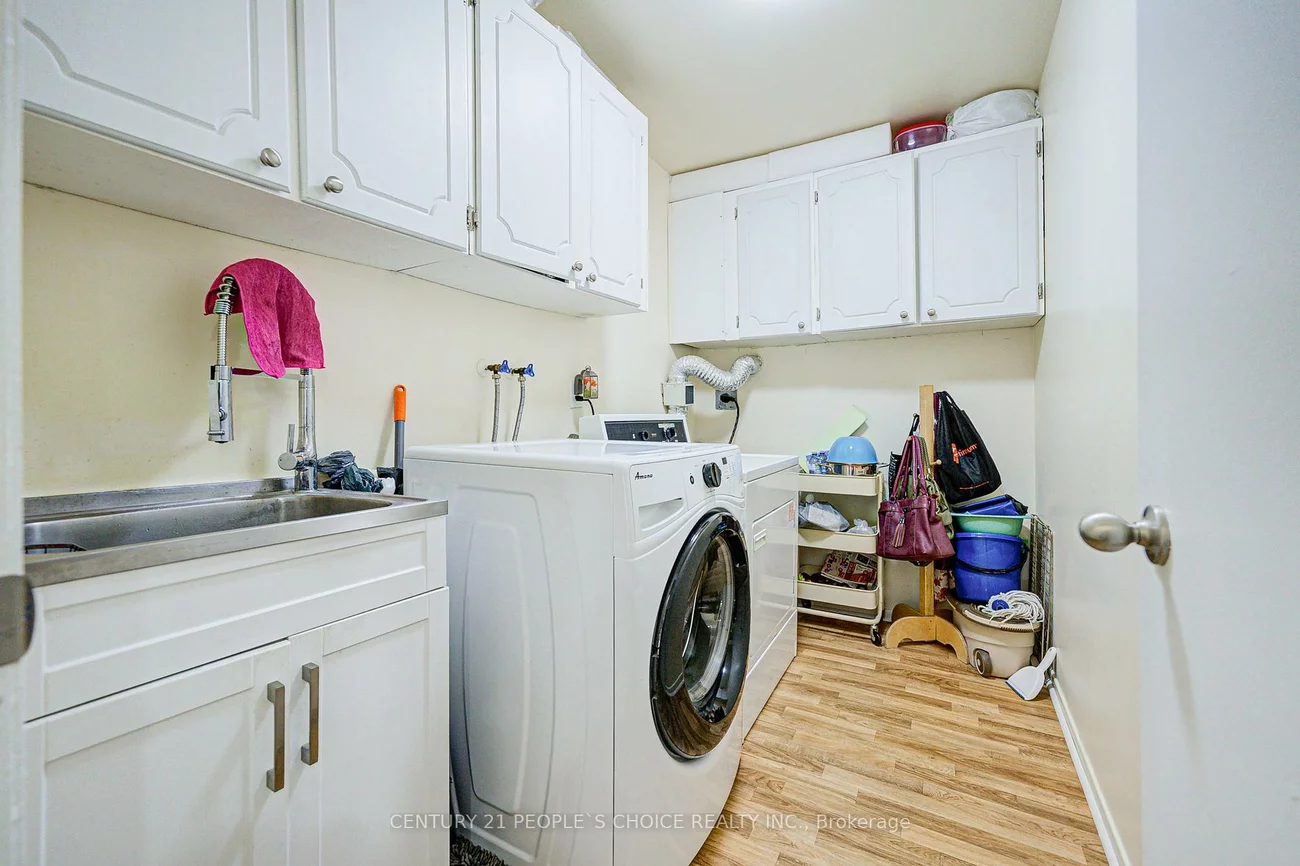 4020, Brandon Gate, Malton, Mississauga