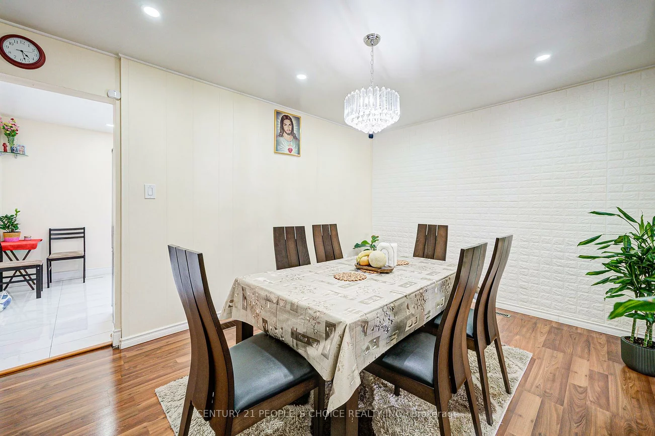 4020, Brandon Gate, Malton, Mississauga