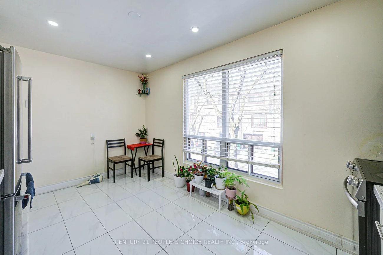 4020, Brandon Gate, Malton, Mississauga