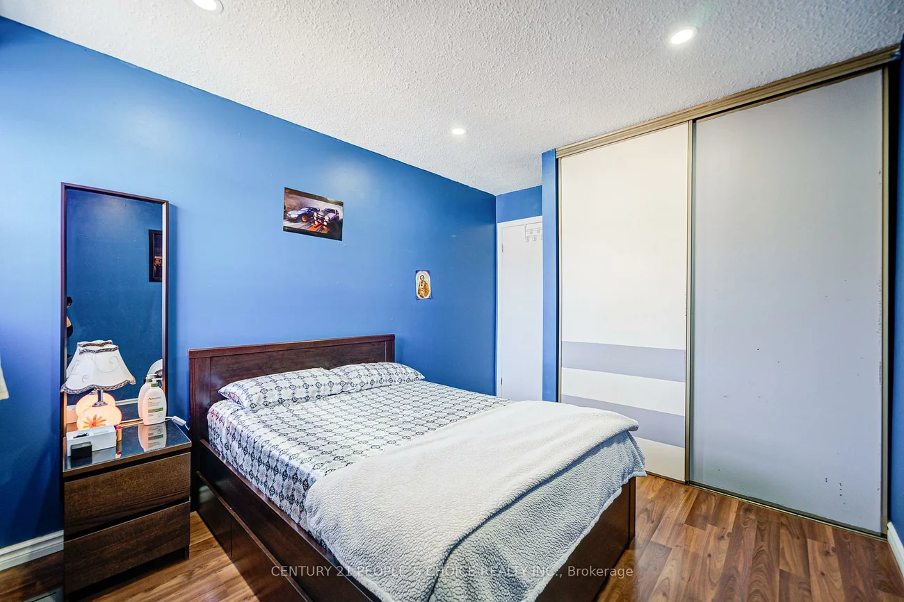 4020, Brandon Gate, Malton, Mississauga