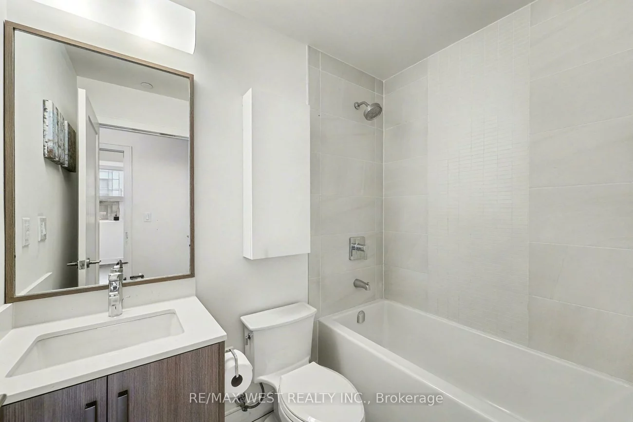 1575, Lakeshore, Clarkson, Mississauga