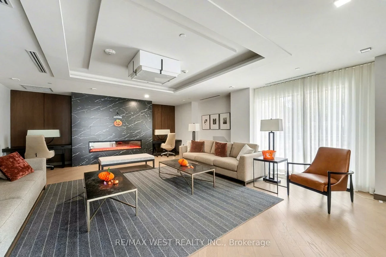 1575, Lakeshore, Clarkson, Mississauga