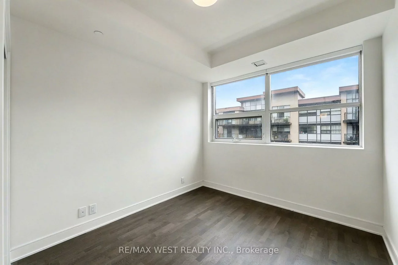 1575, Lakeshore, Clarkson, Mississauga