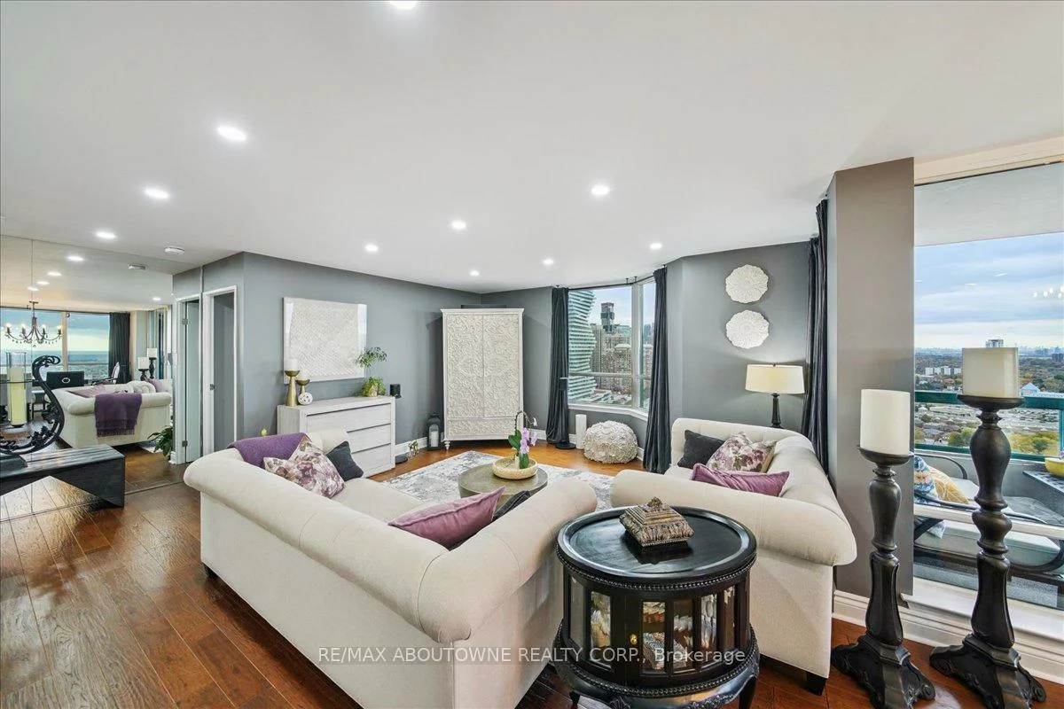 550, Webb, City Centre, Mississauga