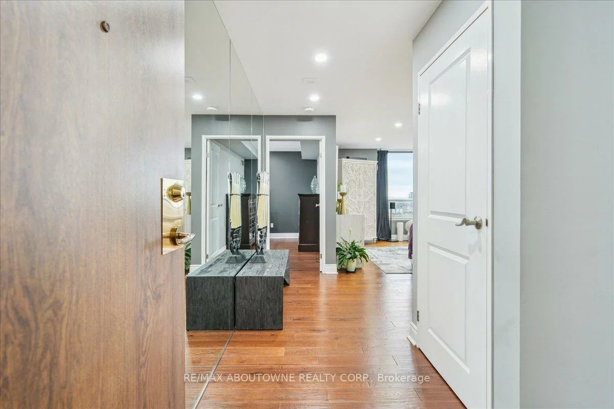 550, Webb, City Centre, Mississauga