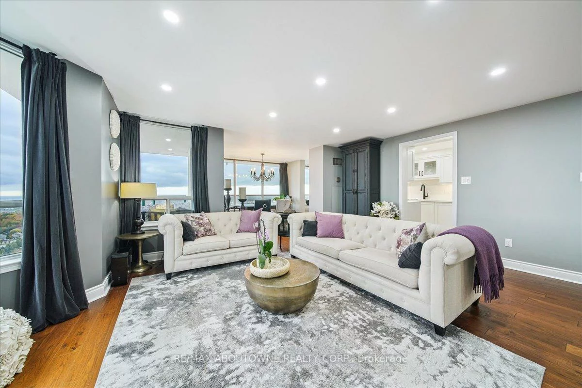 550, Webb, City Centre, Mississauga