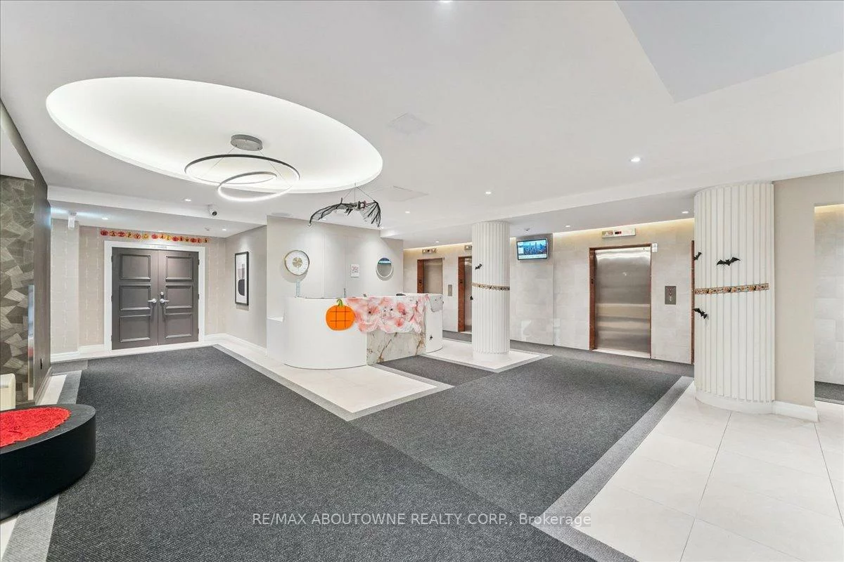 550, Webb, City Centre, Mississauga