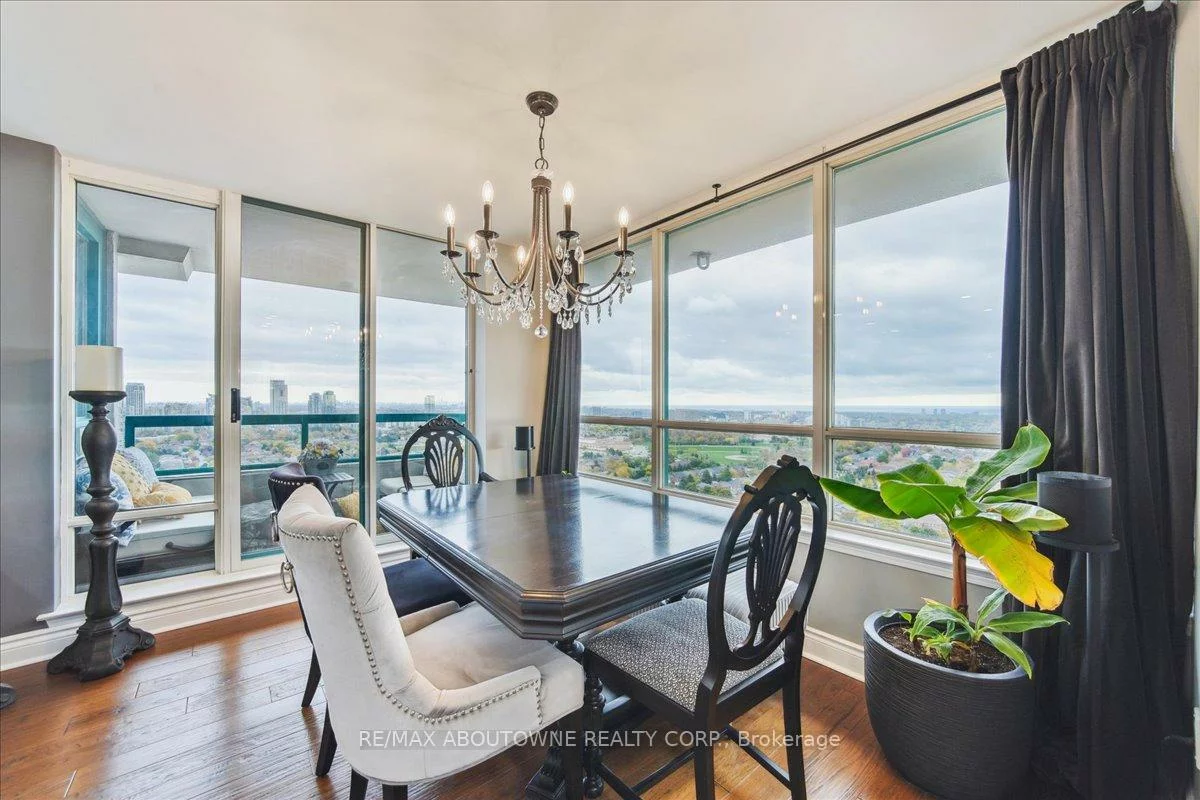 550, Webb, City Centre, Mississauga