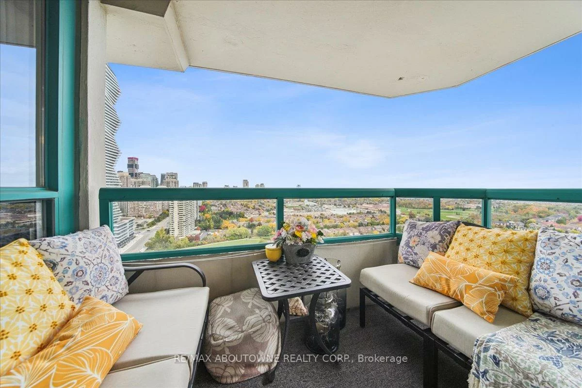 550, Webb, City Centre, Mississauga