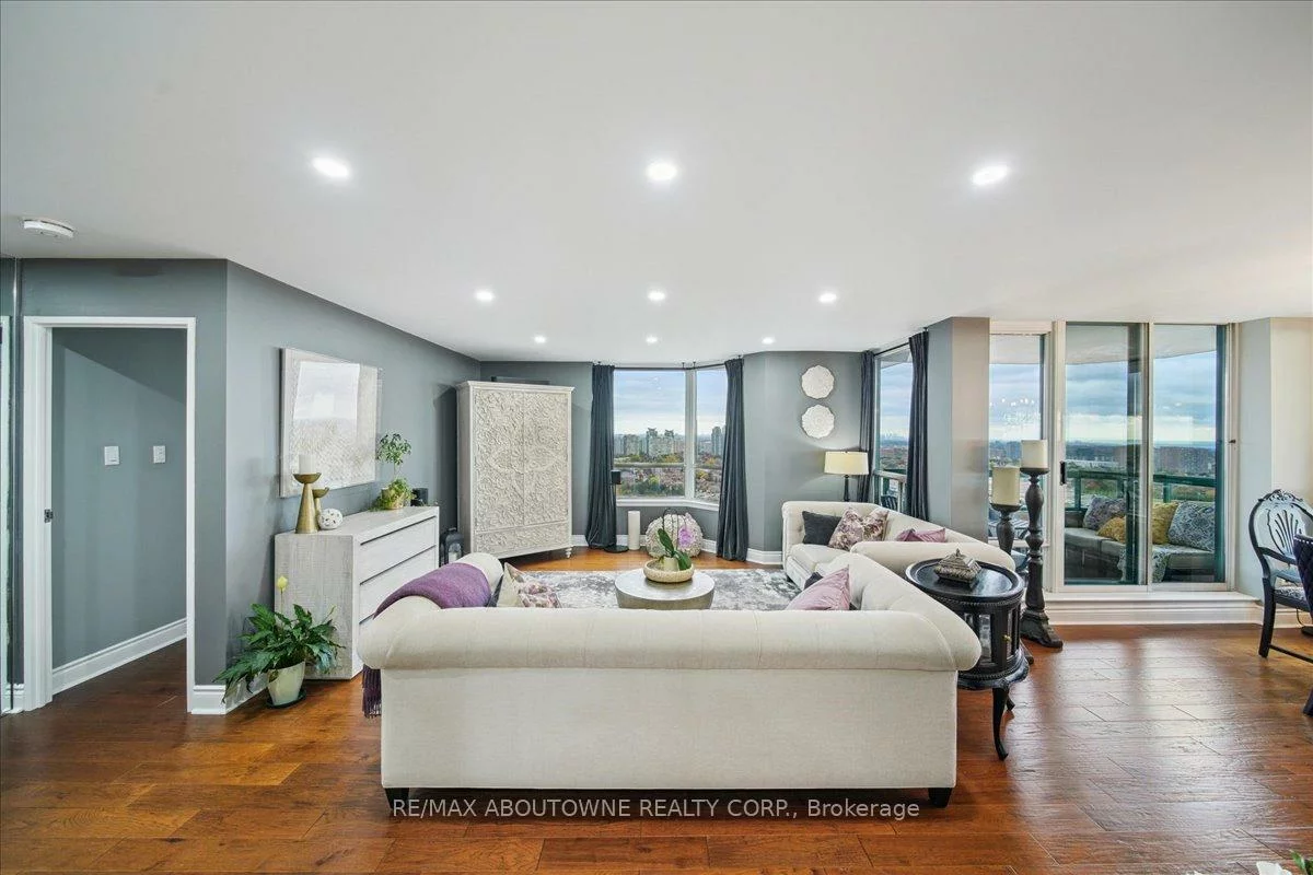 550, Webb, City Centre, Mississauga