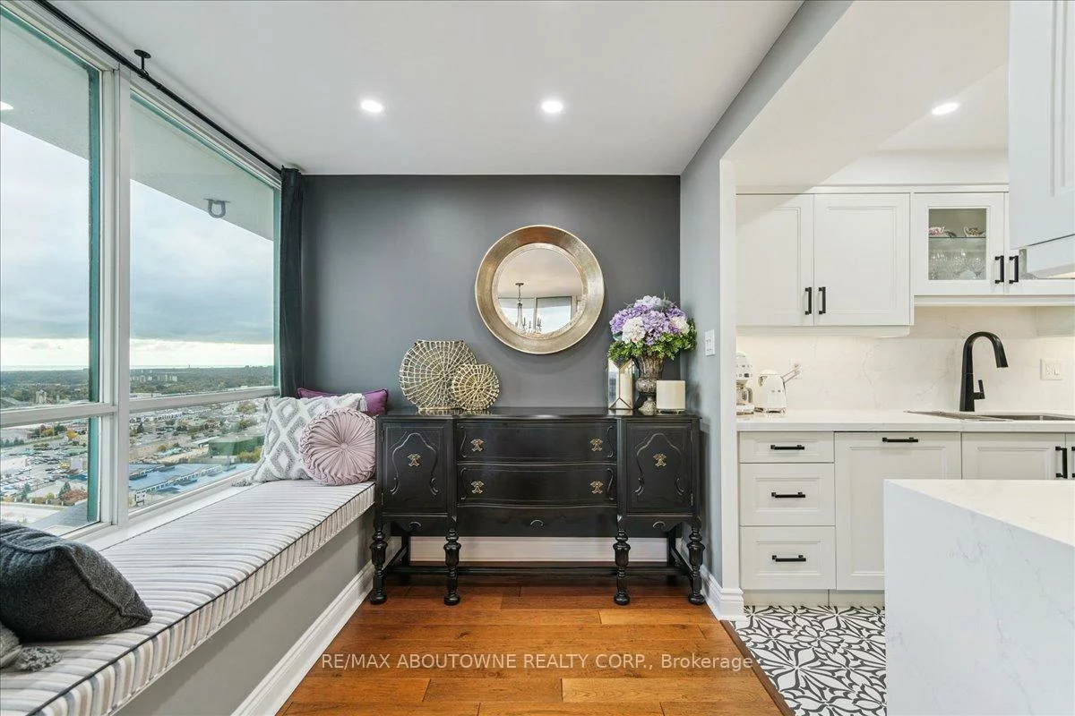 550, Webb, City Centre, Mississauga