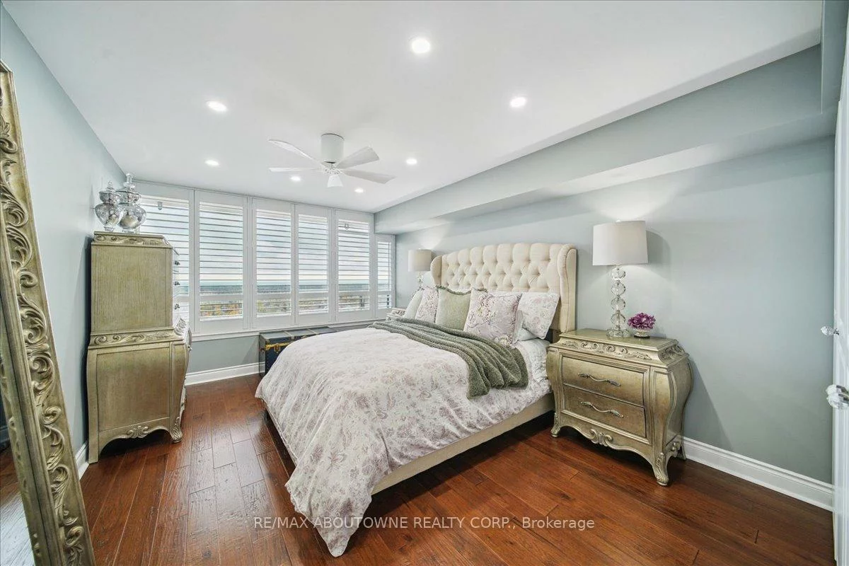 550, Webb, City Centre, Mississauga