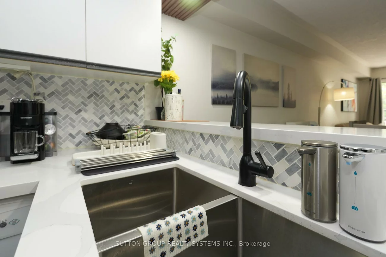 103, Bristol, Hurontario, Mississauga