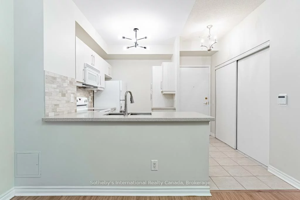 25, Kingsbridge Garden, Hurontario, Mississauga