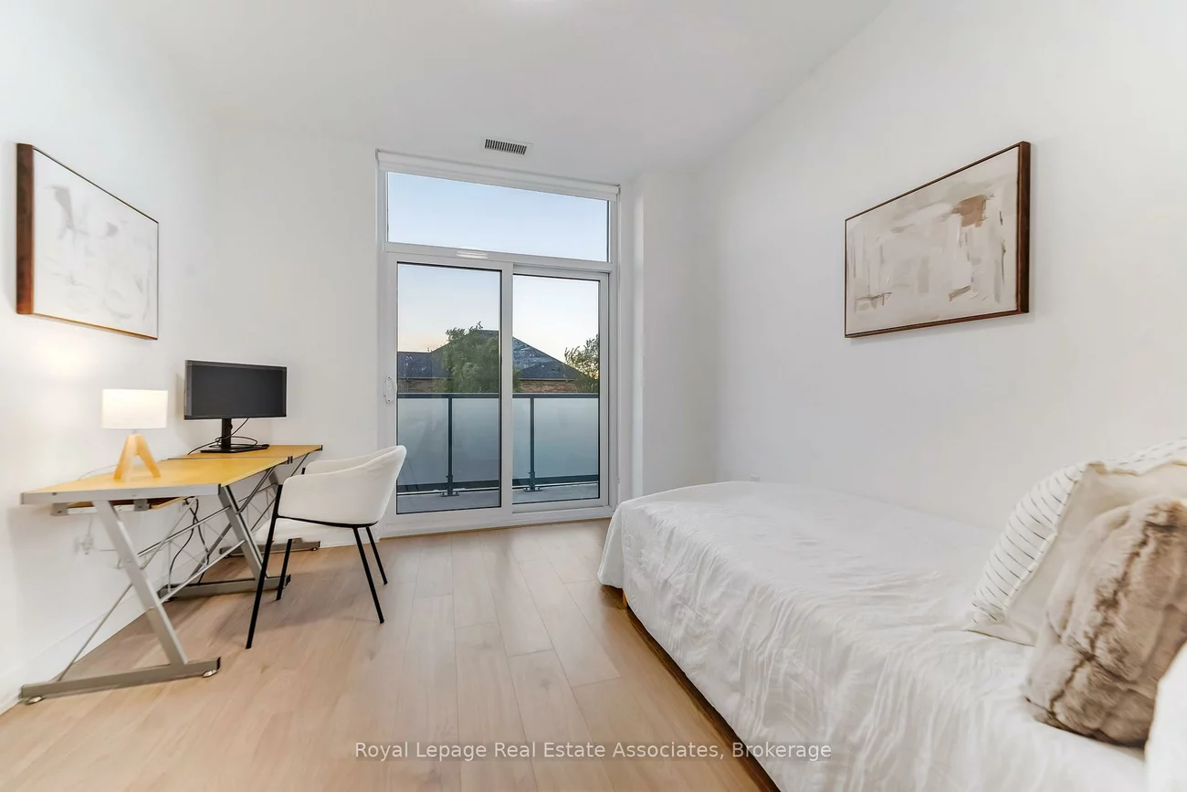 8, Nahani, Hurontario, Mississauga