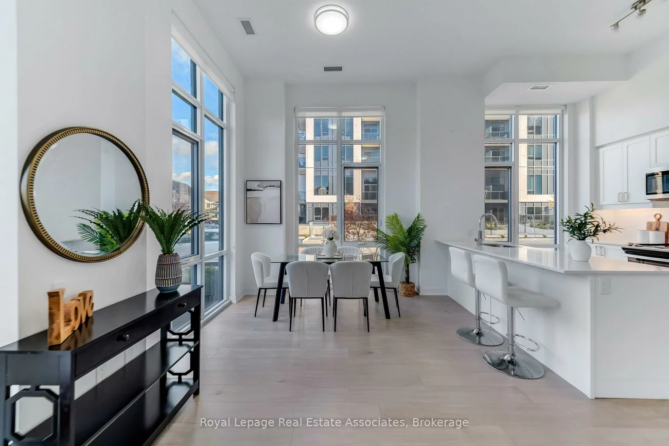 8, Nahani, Hurontario, Mississauga