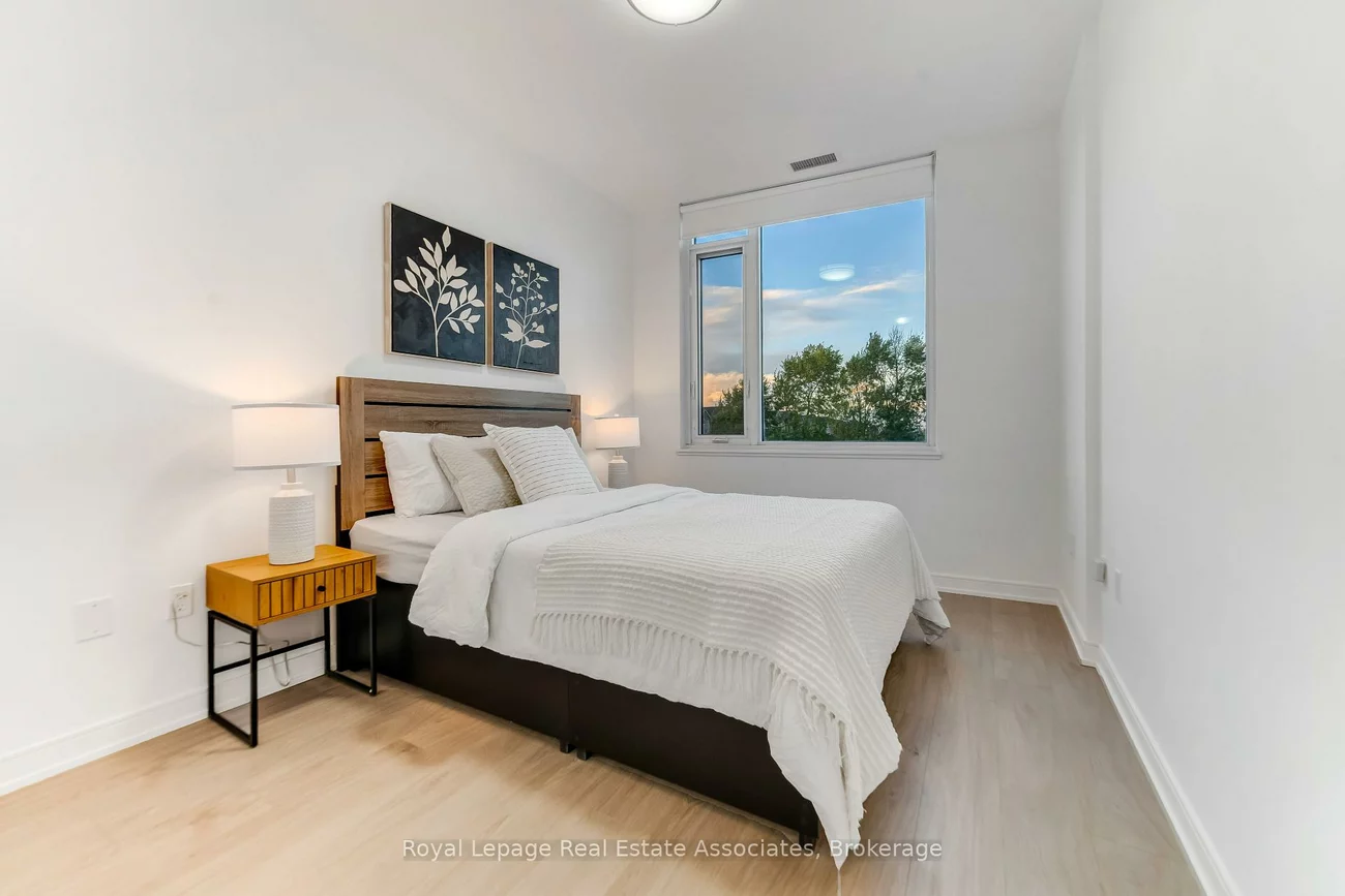 8, Nahani, Hurontario, Mississauga