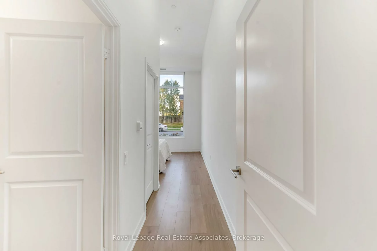 8, Nahani, Hurontario, Mississauga