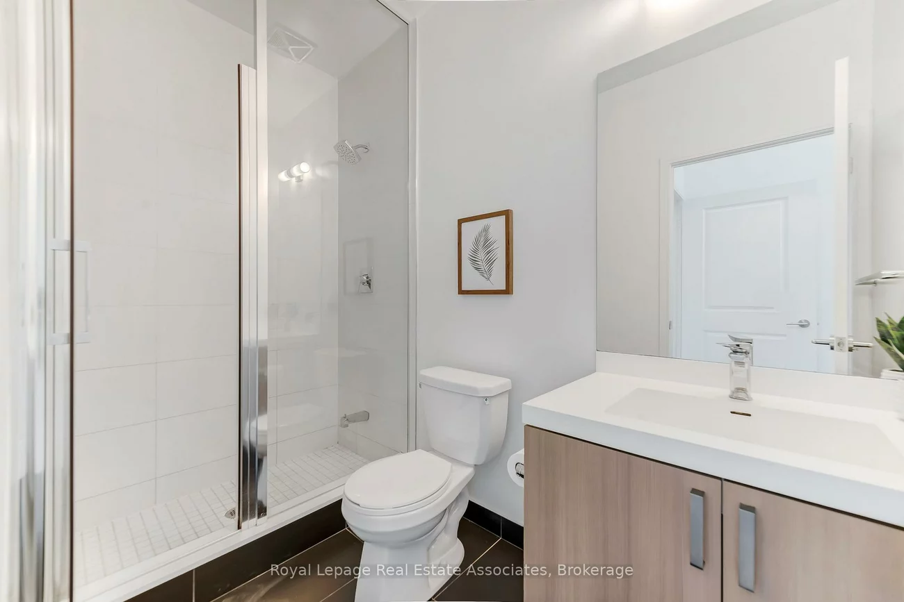 8, Nahani, Hurontario, Mississauga