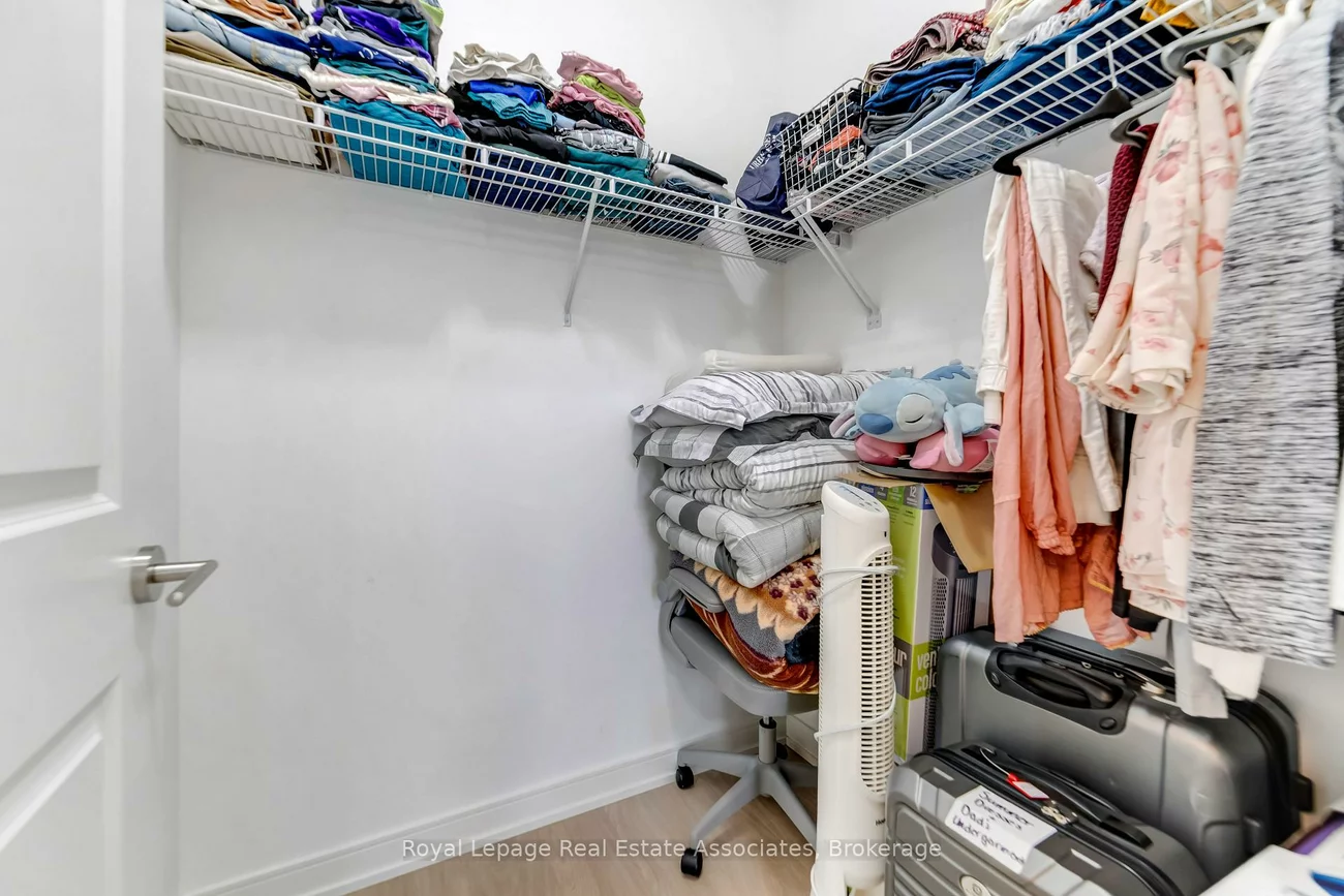 8, Nahani, Hurontario, Mississauga