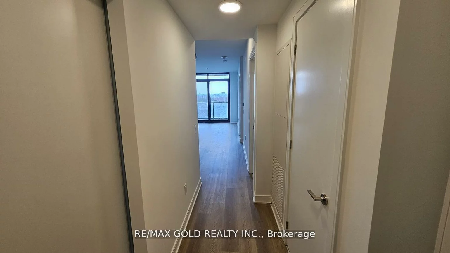 86, Dundas, Cooksville, Mississauga