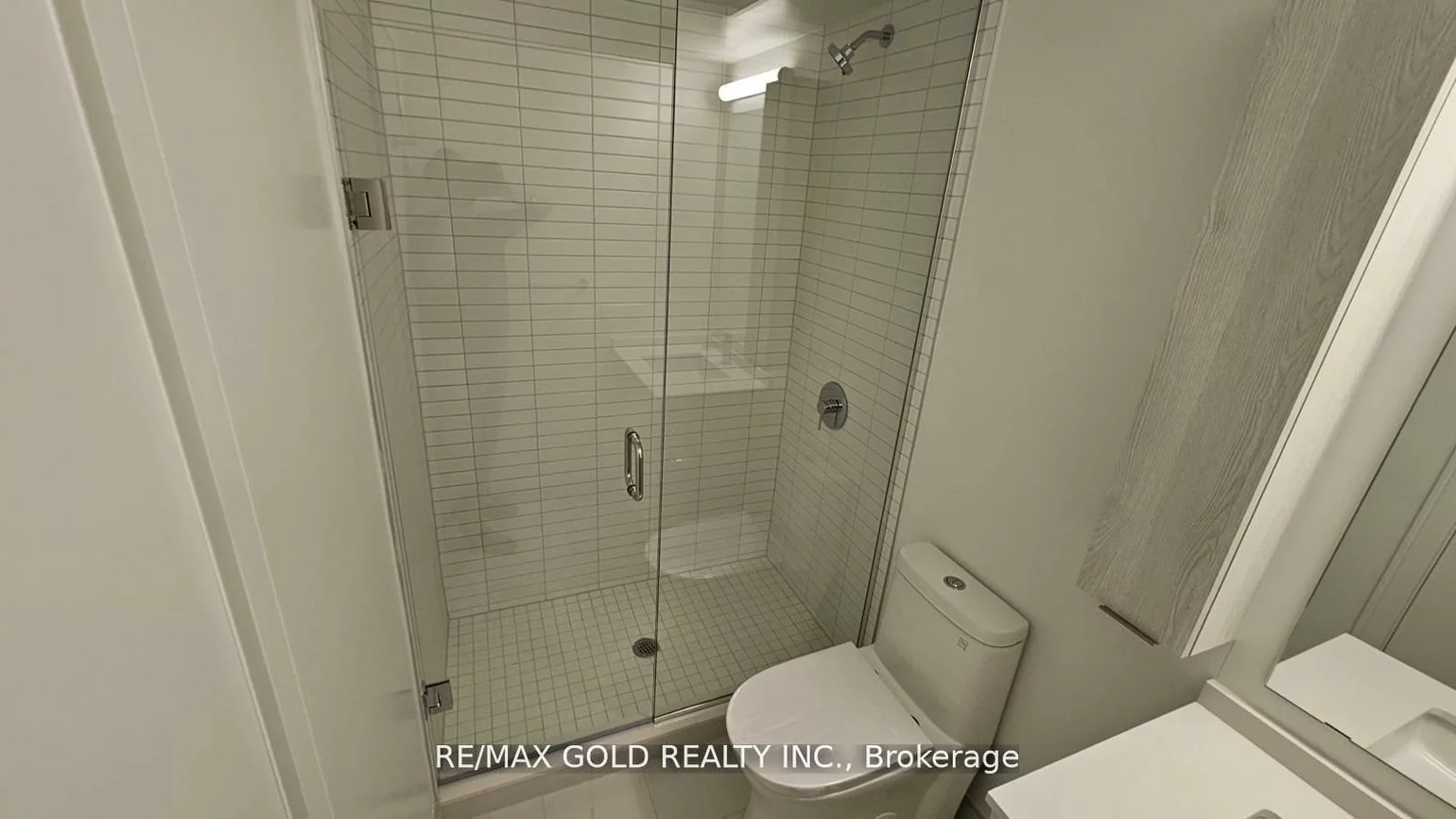 86, Dundas, Cooksville, Mississauga