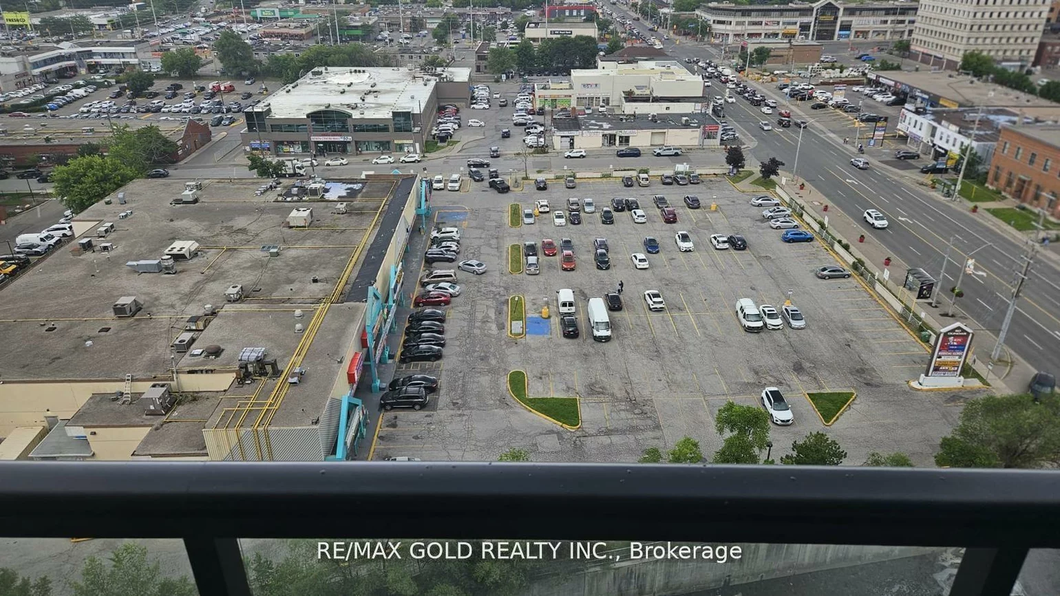 86, Dundas, Cooksville, Mississauga