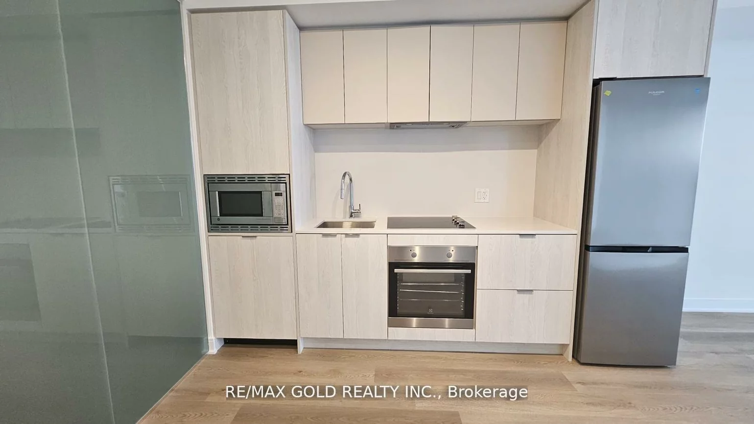 86, Dundas, Cooksville, Mississauga