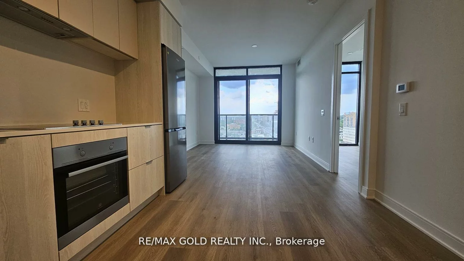 86, Dundas, Cooksville, Mississauga