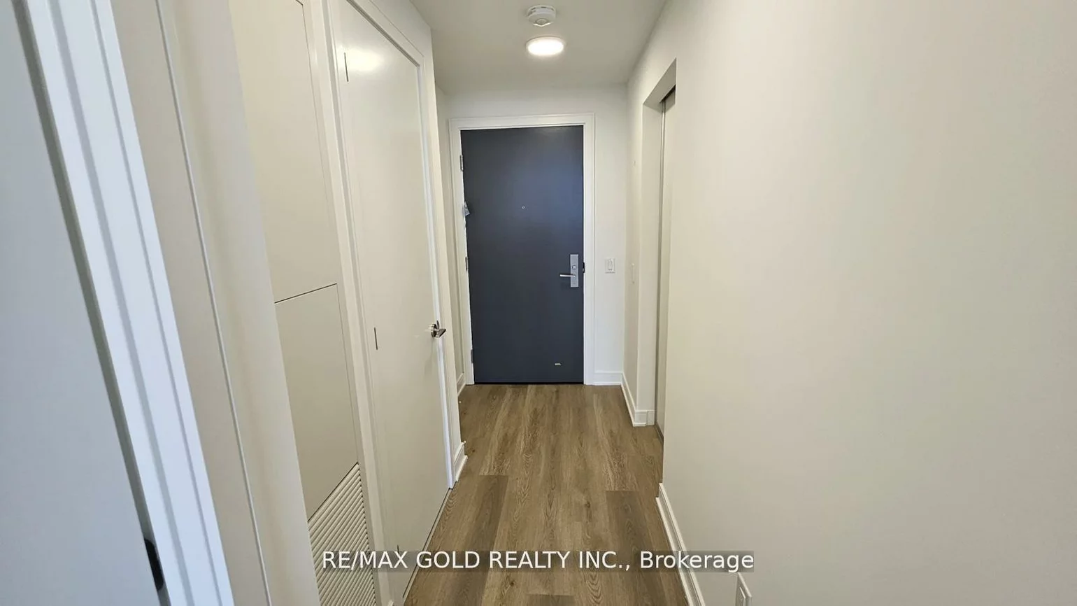 86, Dundas, Cooksville, Mississauga