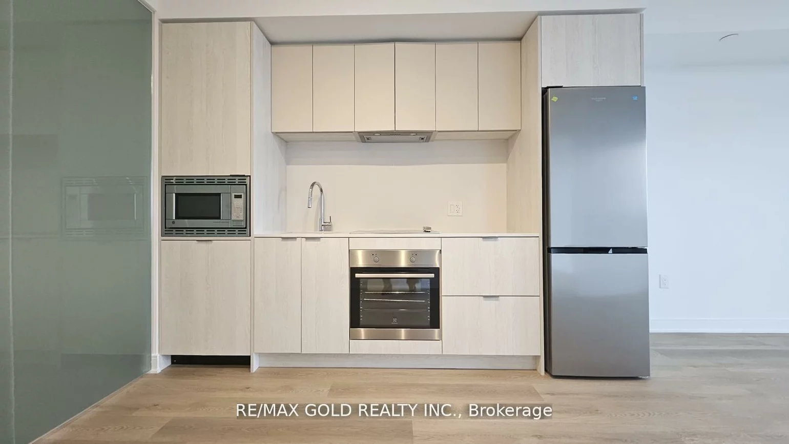 86, Dundas, Cooksville, Mississauga