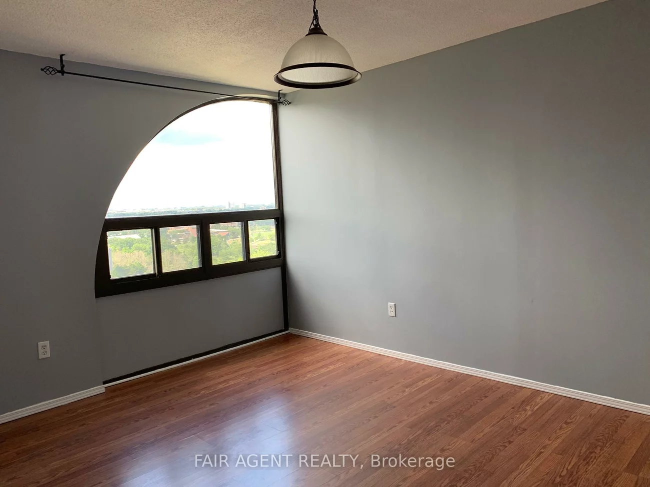 20, Mississauga Valley, Mississauga Valleys, Mississauga