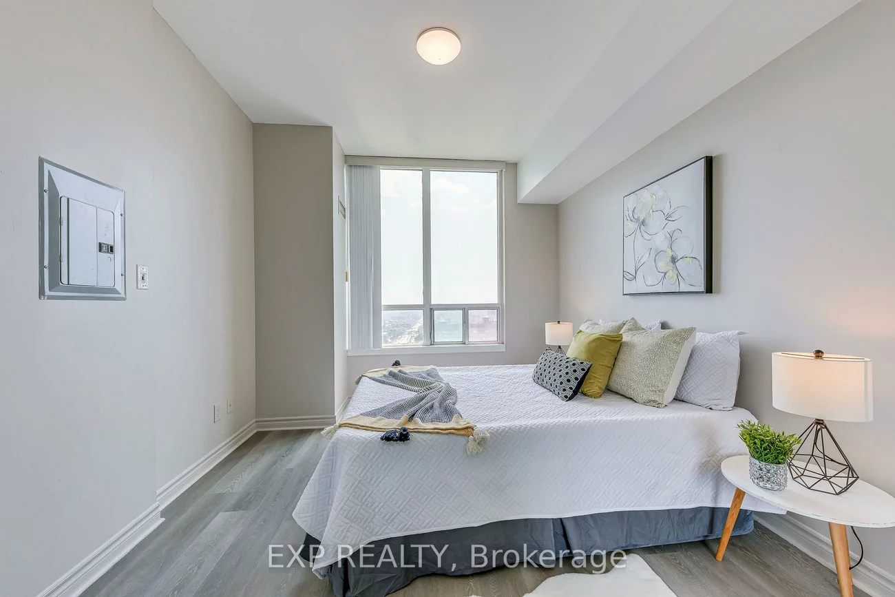 3504, Hurontario, City Centre, Mississauga