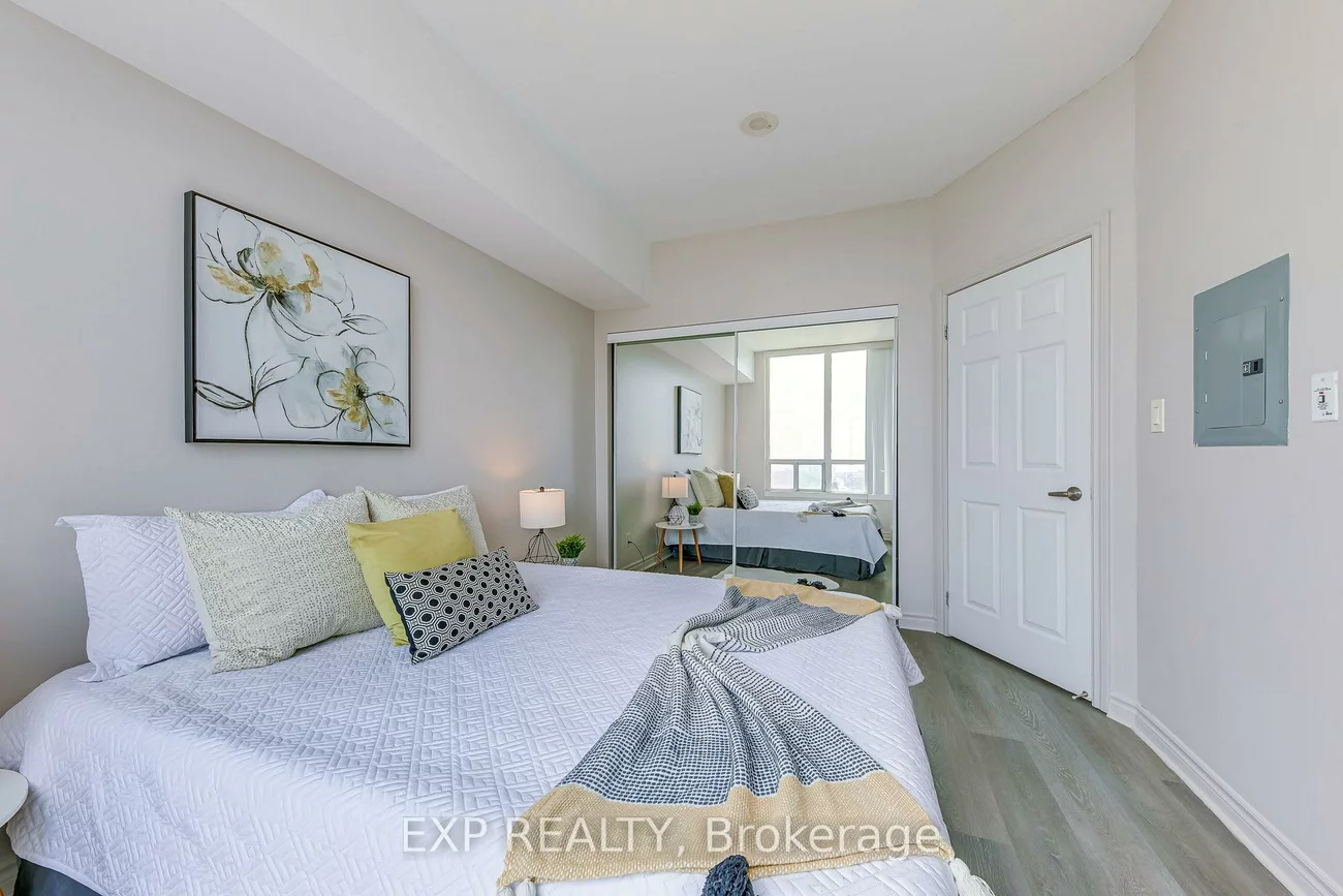 3504, Hurontario, City Centre, Mississauga