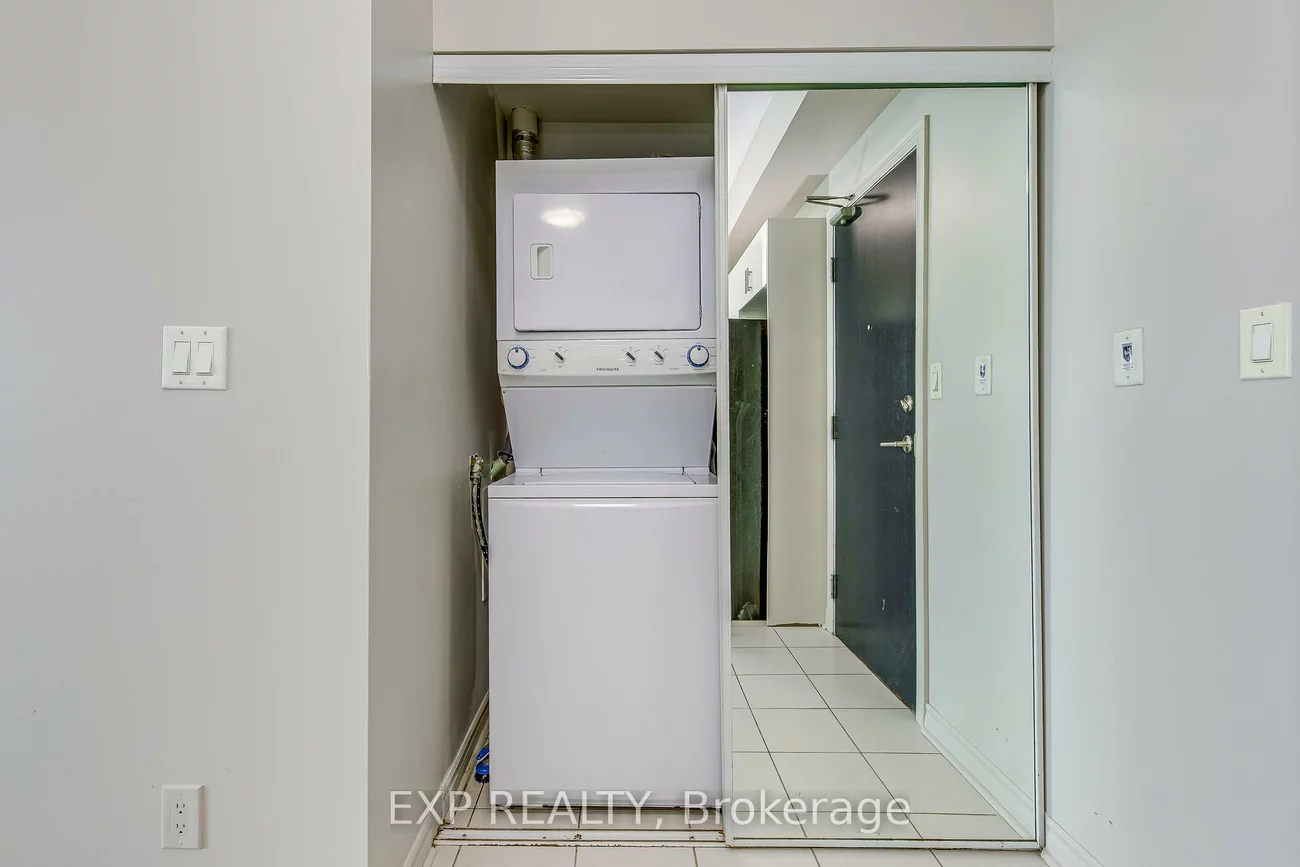 3504, Hurontario, City Centre, Mississauga