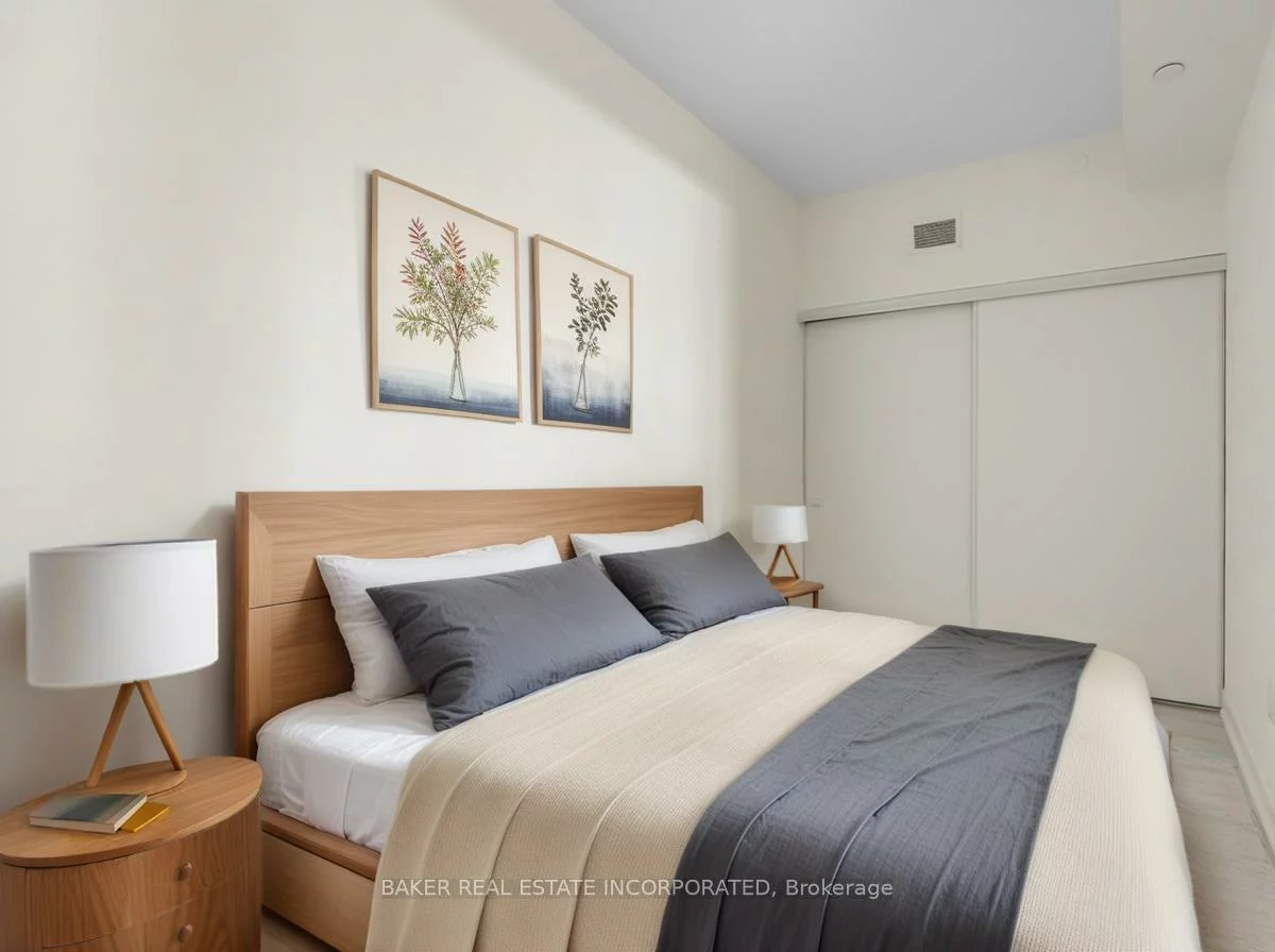 220, Missinnihe, Port Credit, Mississauga