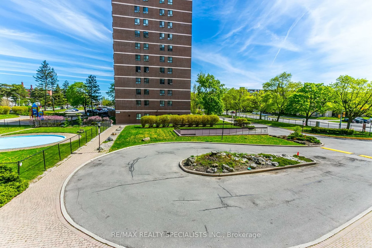 1615, Bloor, Applewood, Mississauga