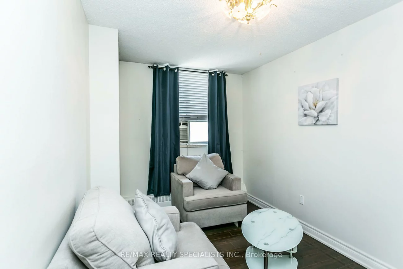 1615, Bloor, Applewood, Mississauga