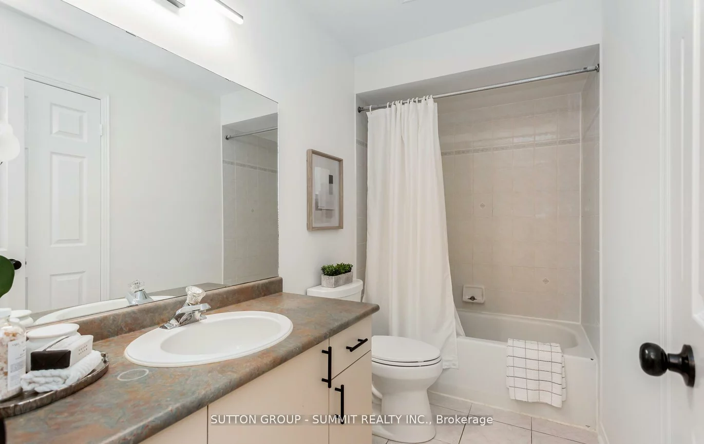 550, Steddick, Hurontario, Mississauga