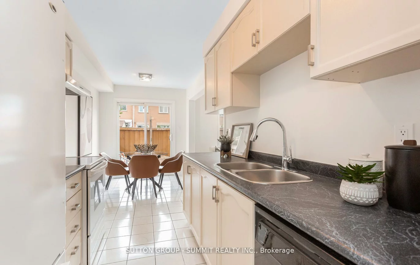 550, Steddick, Hurontario, Mississauga