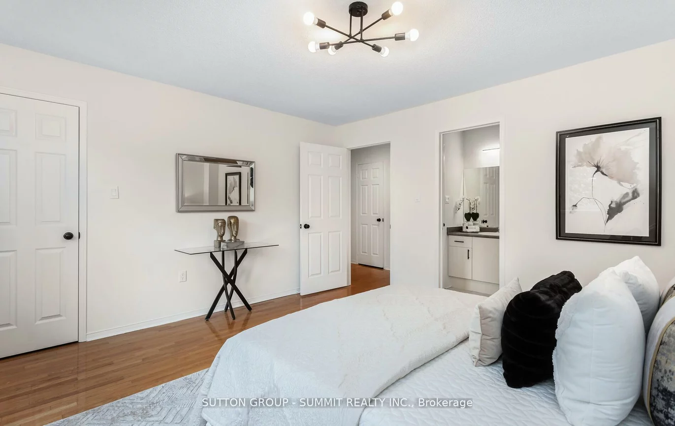 550, Steddick, Hurontario, Mississauga