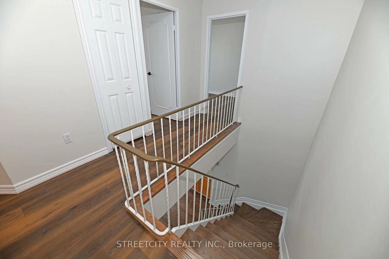 2001, Bonnymede, Clarkson, Mississauga