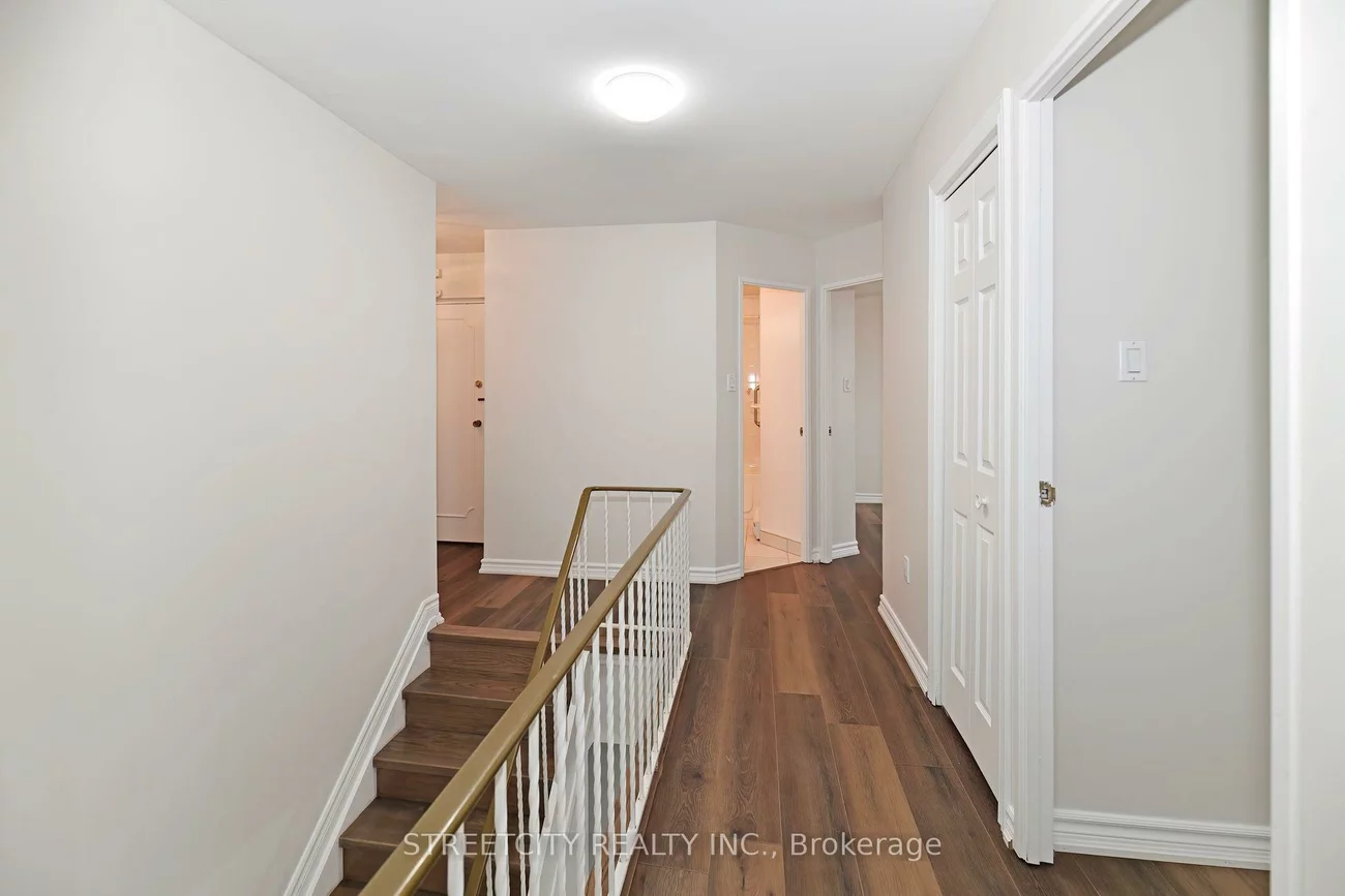 2001, Bonnymede, Clarkson, Mississauga