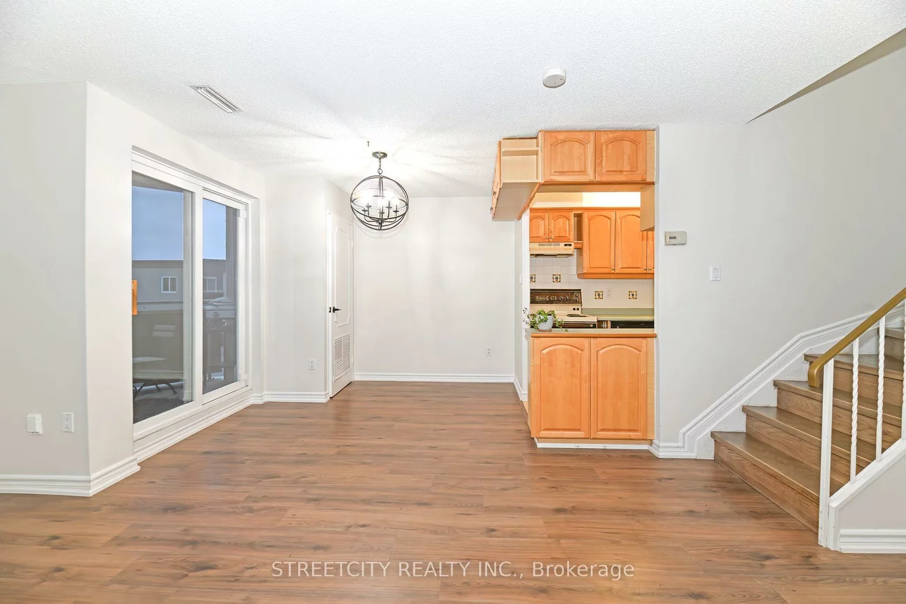 2001, Bonnymede, Clarkson, Mississauga