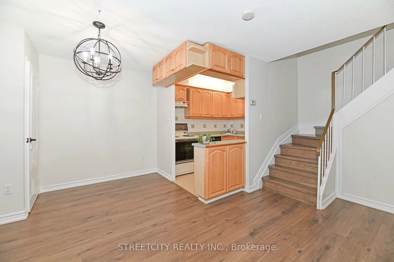 2001, Bonnymede, Clarkson, Mississauga