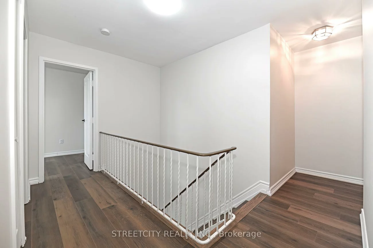 2001, Bonnymede, Clarkson, Mississauga