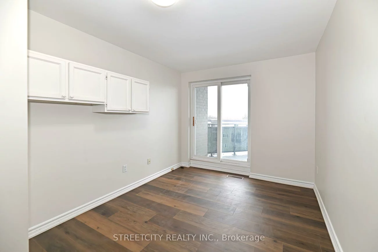 2001, Bonnymede, Clarkson, Mississauga